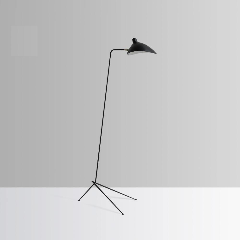 Elegante lámpara de pie con 3 brazos regulables
