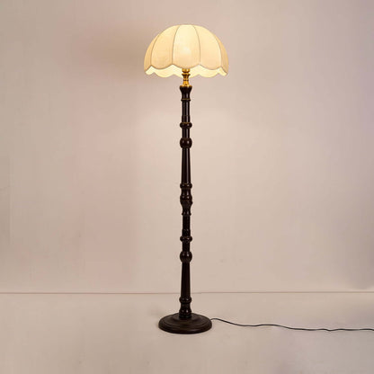 Elegante lámpara de pie de madera - Diseño atemporal
