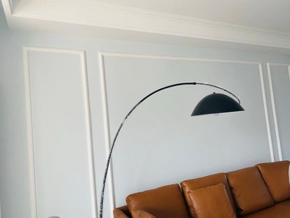 Elegante Lámpara de Pie con Brazo Ajustable - Diseño Escandinavo