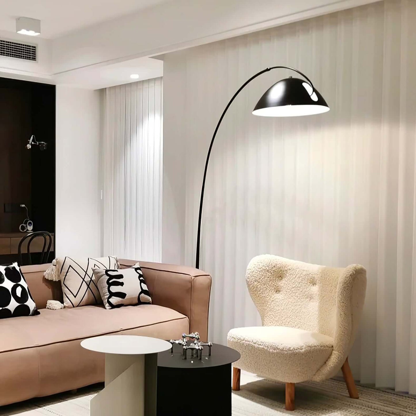 Elegante Lámpara de Pie con Brazo Ajustable - Diseño Escandinavo