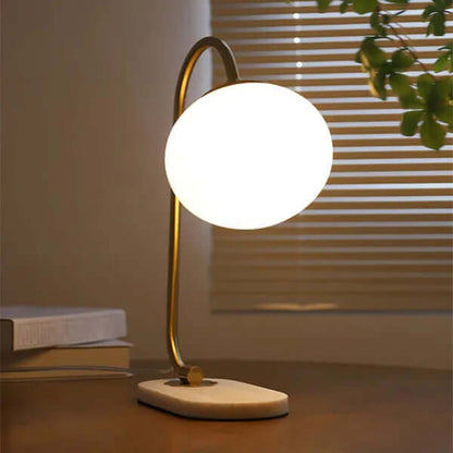 Elegante lámpara de sobremesa de cristal y metal - Ambiente acogedor