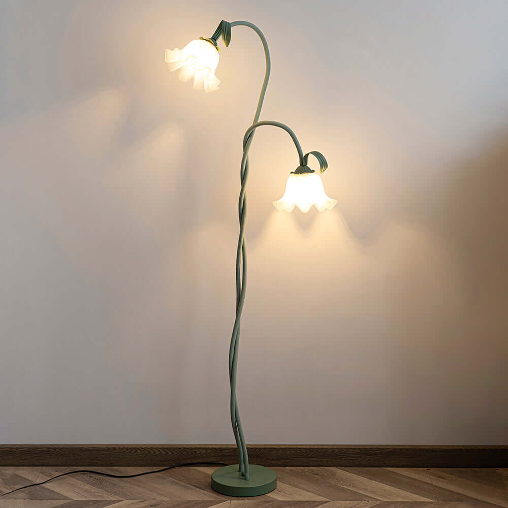Elegante lámpara de pie con diseño floral