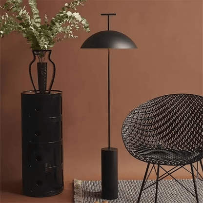 Lámpara de pie minimalista para hogares modernos