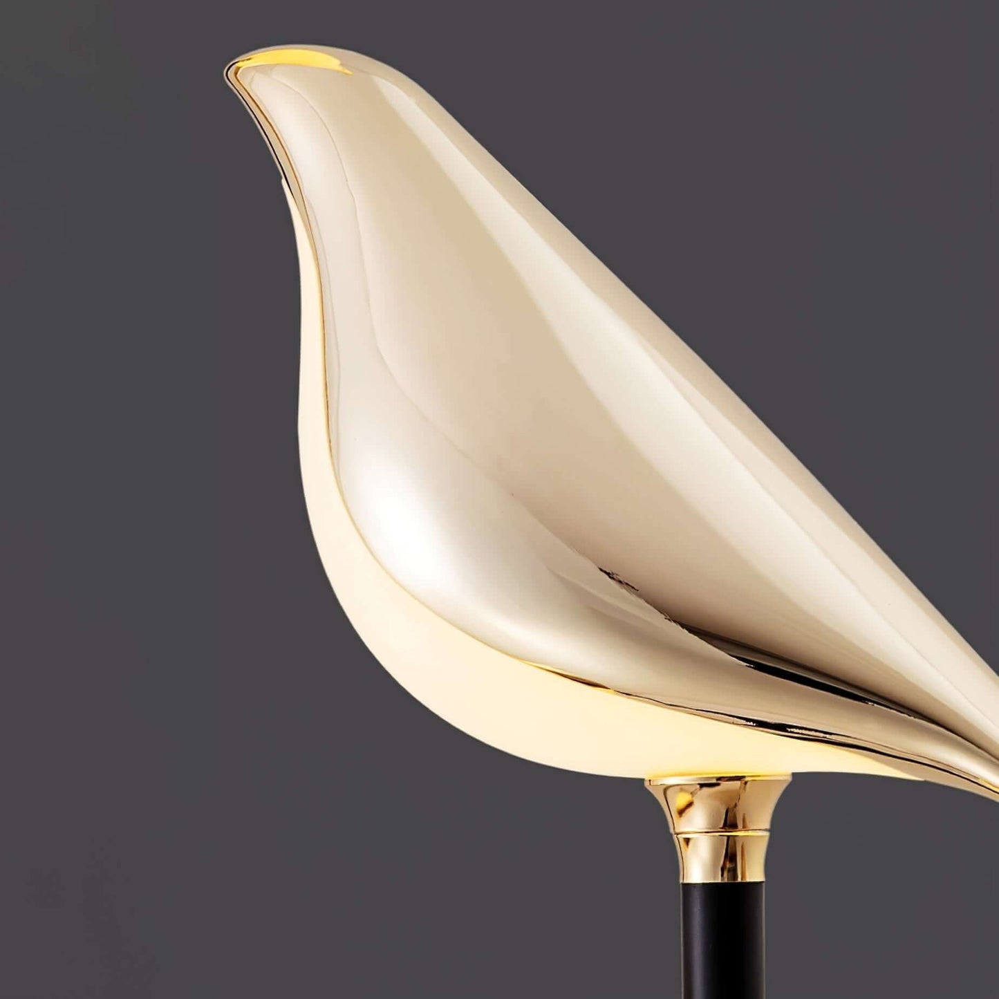 Elegante Lámpara de Pie - Diseño Moderno
