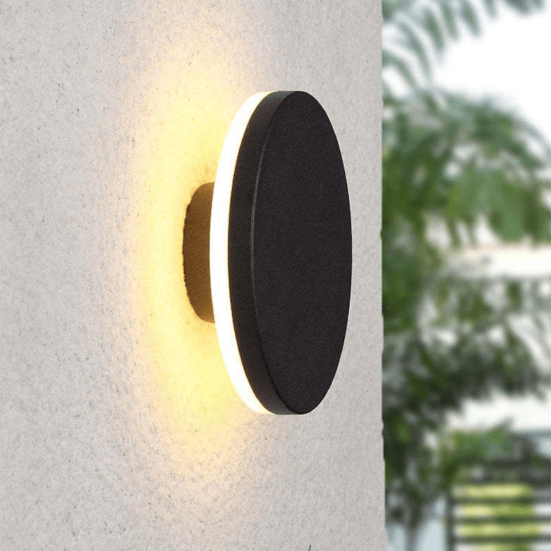 Aplique LED minimalista para exteriores