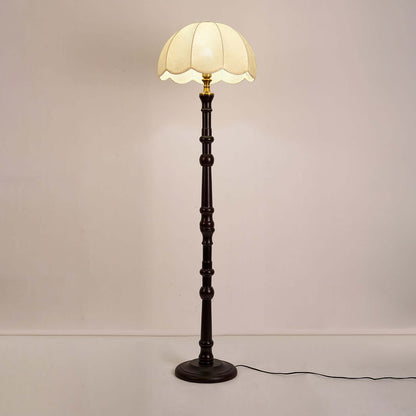 Elegante lámpara de pie de madera - Diseño atemporal