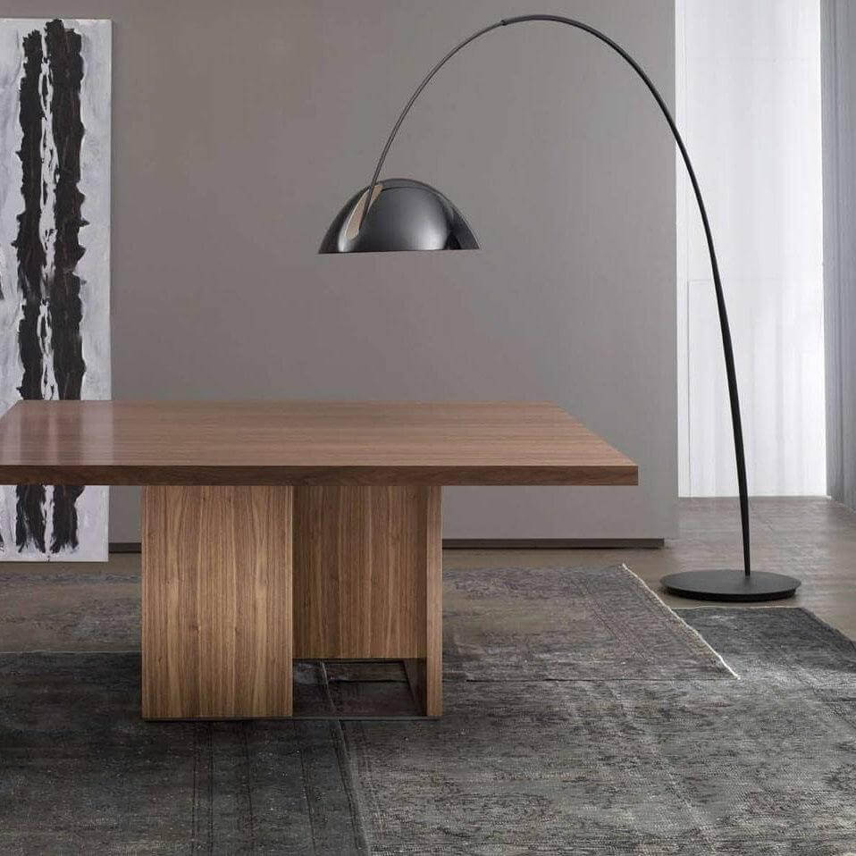 Elegante Lámpara de Pie con Brazo Ajustable - Diseño Escandinavo