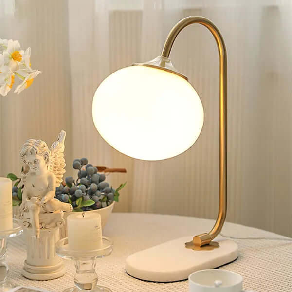 Elegante lámpara de sobremesa de cristal y metal - Ambiente acogedor