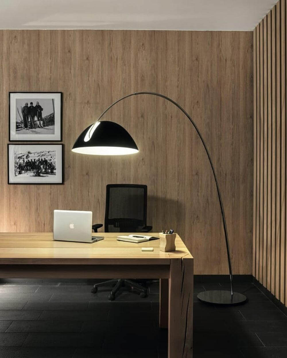 Elegante Lámpara de Pie con Brazo Ajustable - Diseño Escandinavo