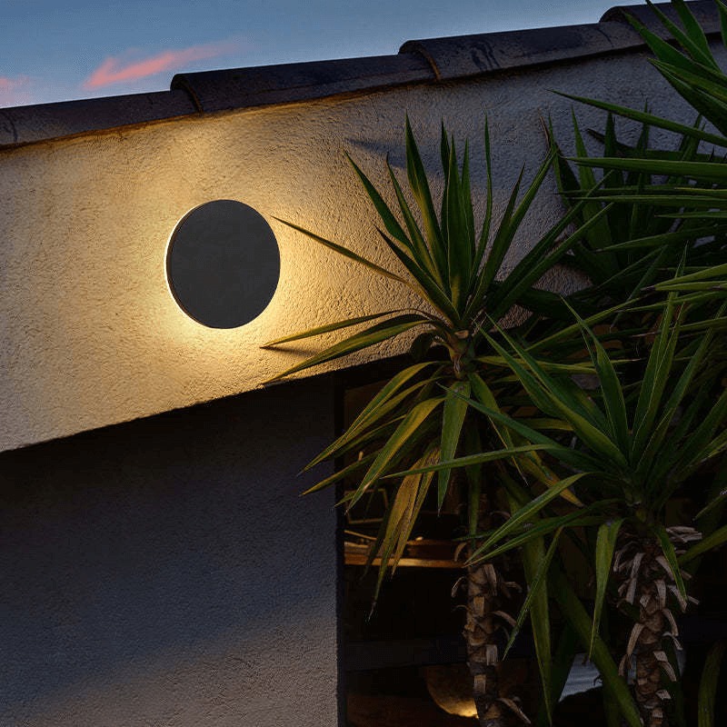 Aplique LED minimalista para exteriores