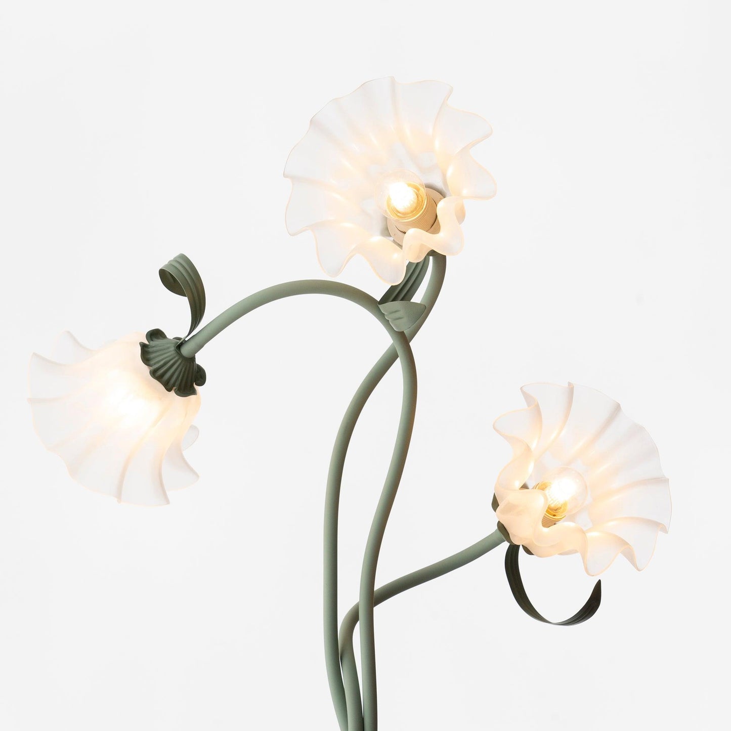 Elegante lámpara de pie con diseño floral